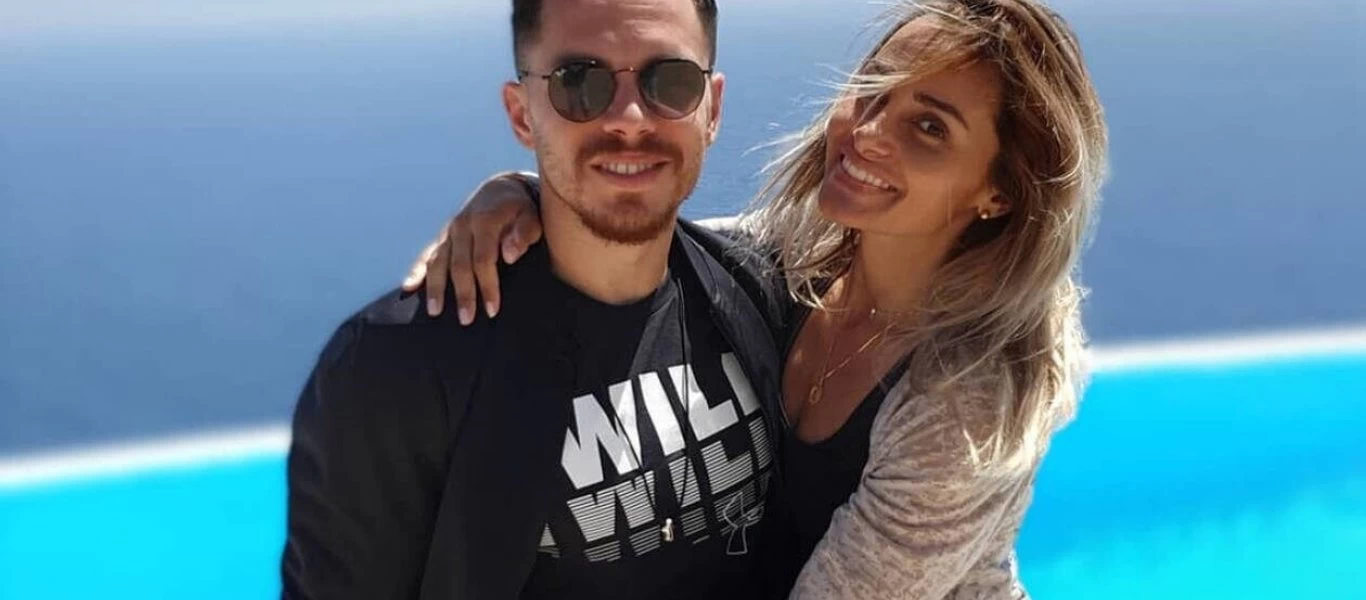 Λ.Πετρούνιας – Β.Μιλλούση: Η πρώτη φωτογραφία του μωρού τους από το μαιευτήριο (φωτό)